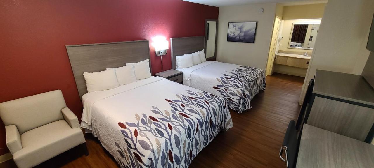 Red Roof Inn & Suites Cornelius - Lake Norman Bagian luar foto