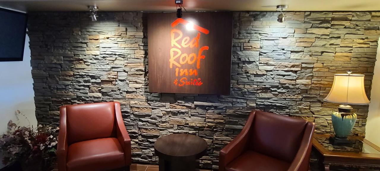 Red Roof Inn & Suites Cornelius - Lake Norman Bagian luar foto