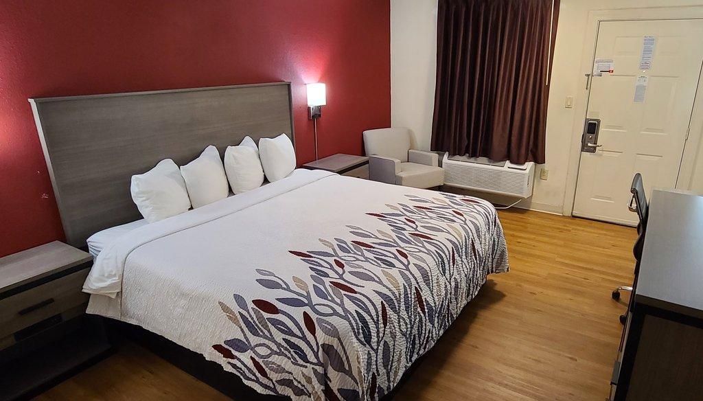 Red Roof Inn & Suites Cornelius - Lake Norman Bagian luar foto